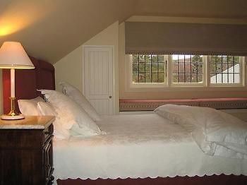 Strathburn Cottage Luxury Bed And Breakfast Bowral Eksteriør billede