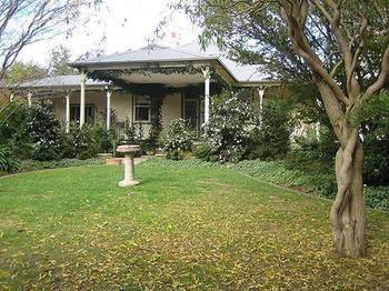 Strathburn Cottage Luxury Bed And Breakfast Bowral Eksteriør billede