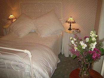 Strathburn Cottage Luxury Bed And Breakfast Bowral Eksteriør billede