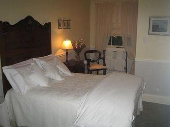 Strathburn Cottage Luxury Bed And Breakfast Bowral Eksteriør billede